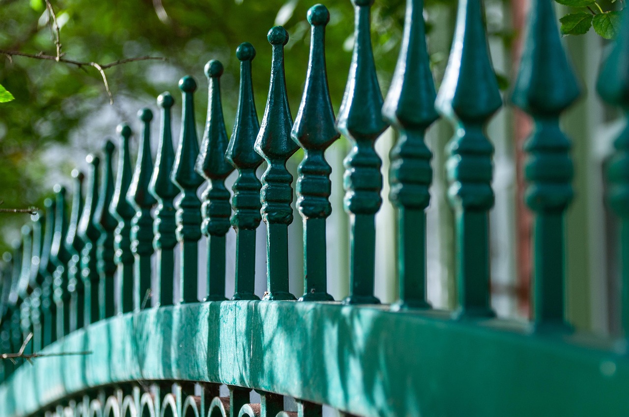 Verticale tuin met diverse groene muurplanten. Verticale tuin met diverse groene muurplanten.